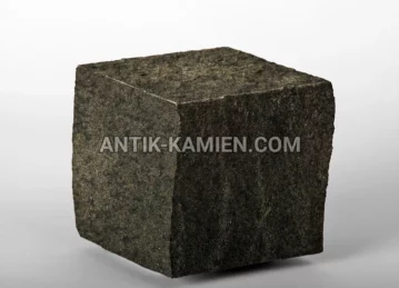 Kostka granitowa cięto-łupana Verde Oliva zdjęcie 1